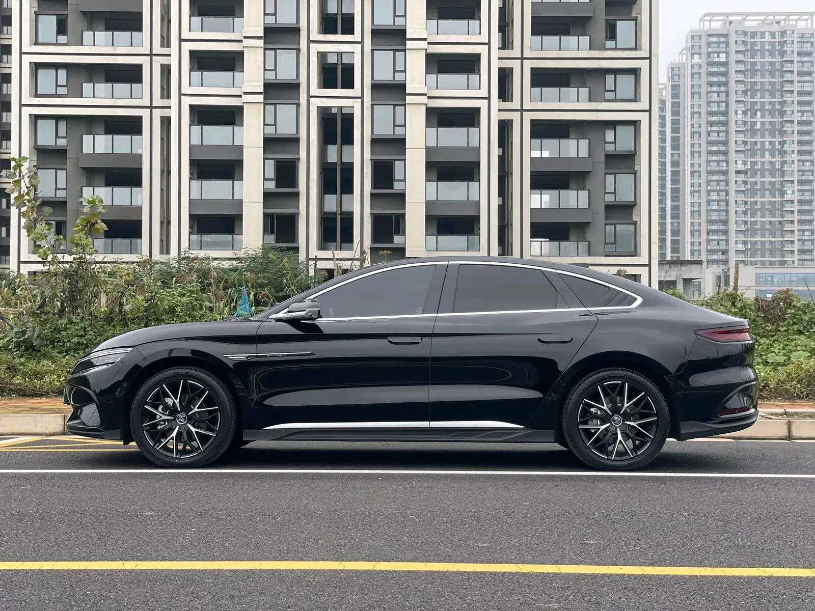 2025 BYD HAN thumbnail 3