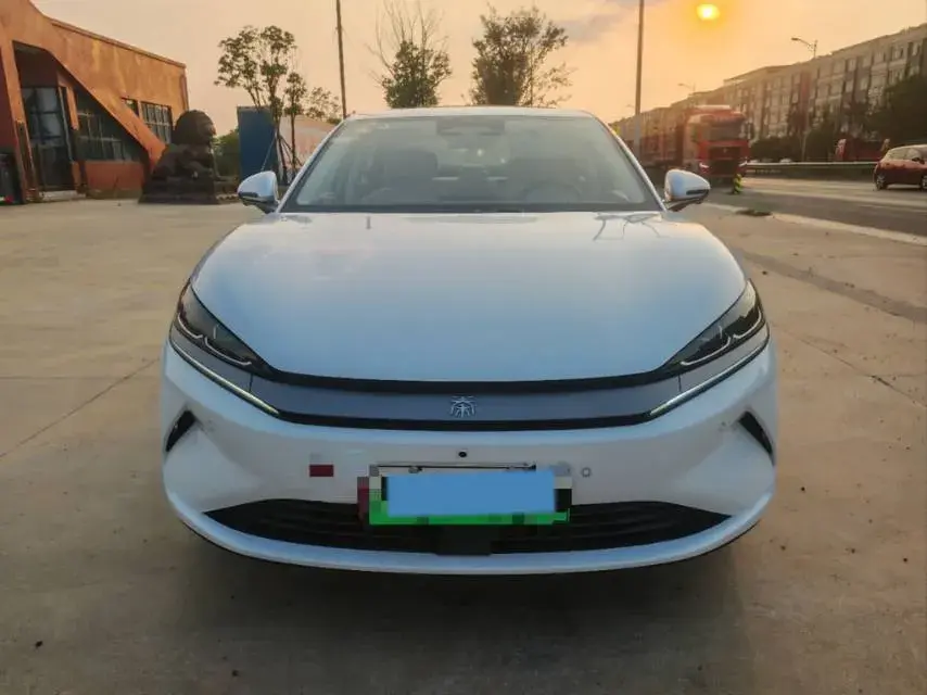 2025 BYD QINL thumbnail 2