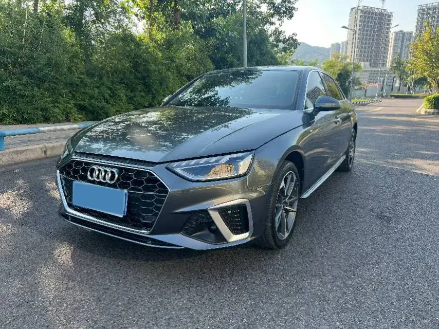 2022 AUDI A4L view 1
