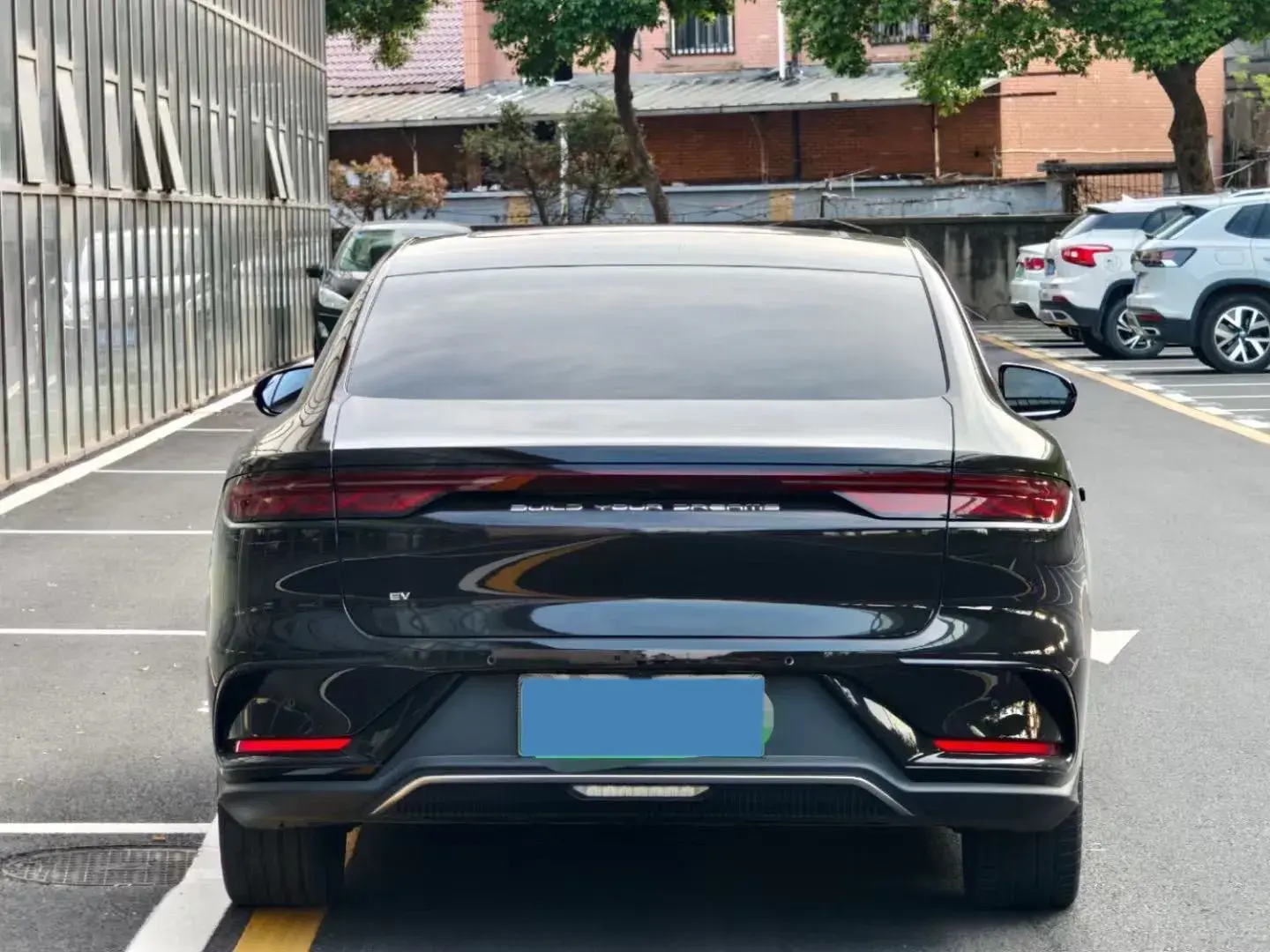 2023 BYD HAN thumbnail 4