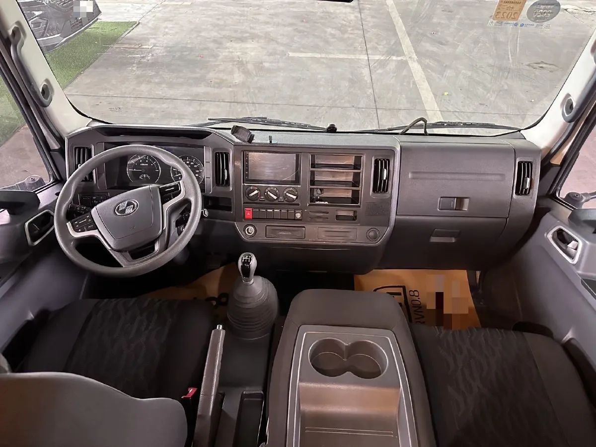 2002 SsangYong Chairman 2.8L 197HP L6 5AT,autocango,china used car exporter,china ev exporter,chinese used car exporter,chinese used ev exporter