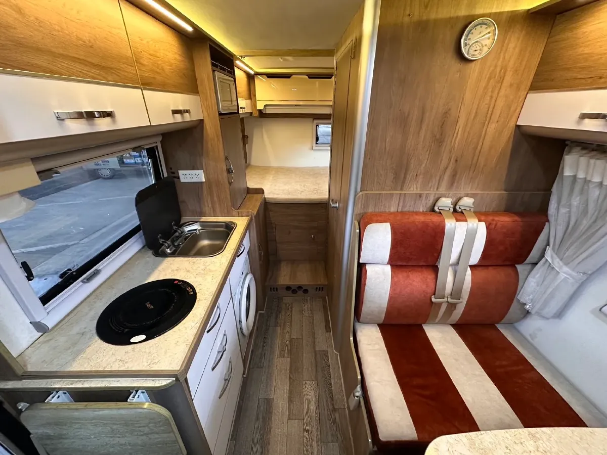 2002 SsangYong Chairman 2.8L 197HP L6 5AT,autocango,china used car exporter,china ev exporter,chinese used car exporter,chinese used ev exporter