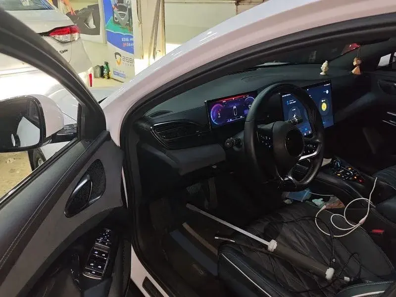 2022 BYD SEAL thumbnail 2