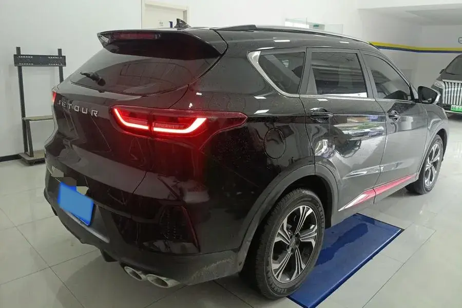 2023 JETOUR X70 thumbnail 2