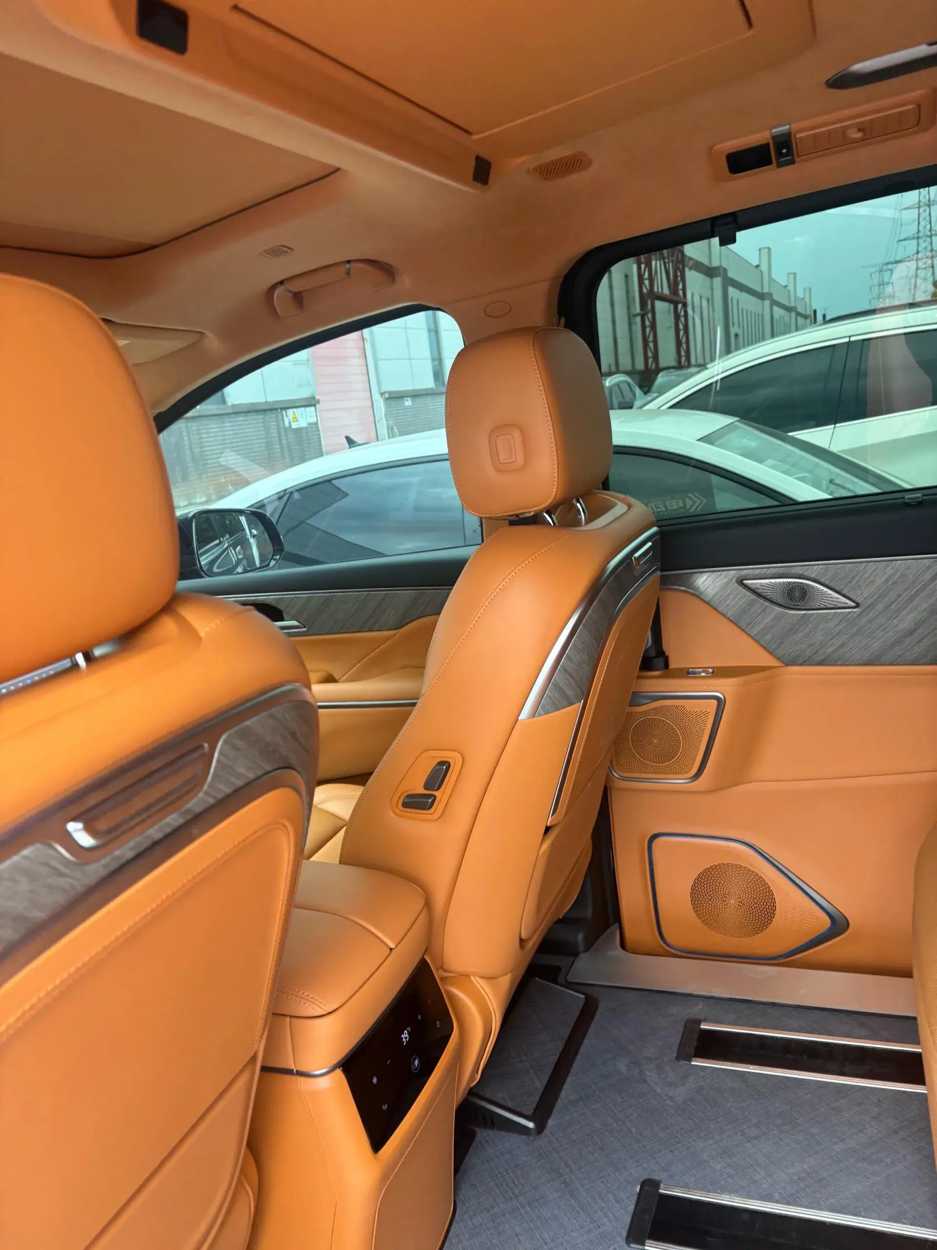 2025 WEY HIGHMOUNTAIN thumbnail 3