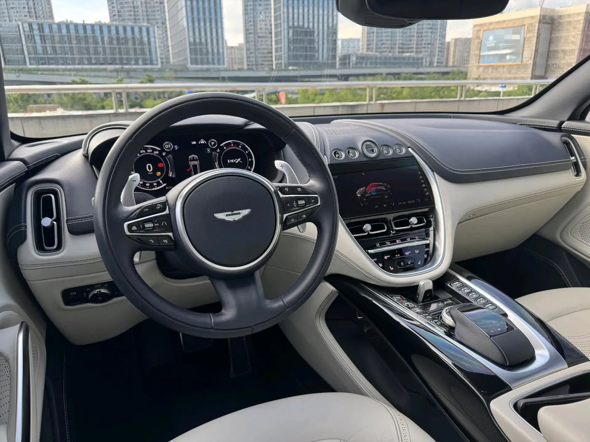 2022 ASTON MARTIN thumbnail 3