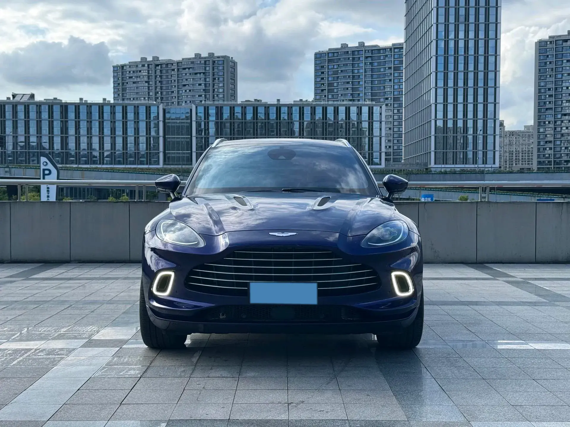 2022 ASTON MARTIN thumbnail 2