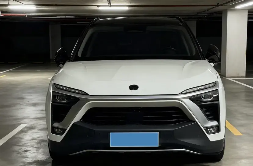 2018 NIO ES8 thumbnail 2