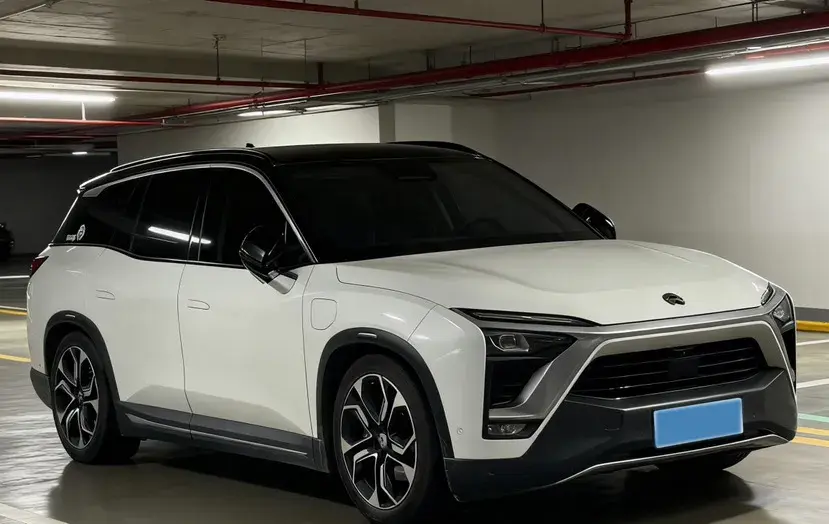 2018 NIO ES8 thumbnail 3