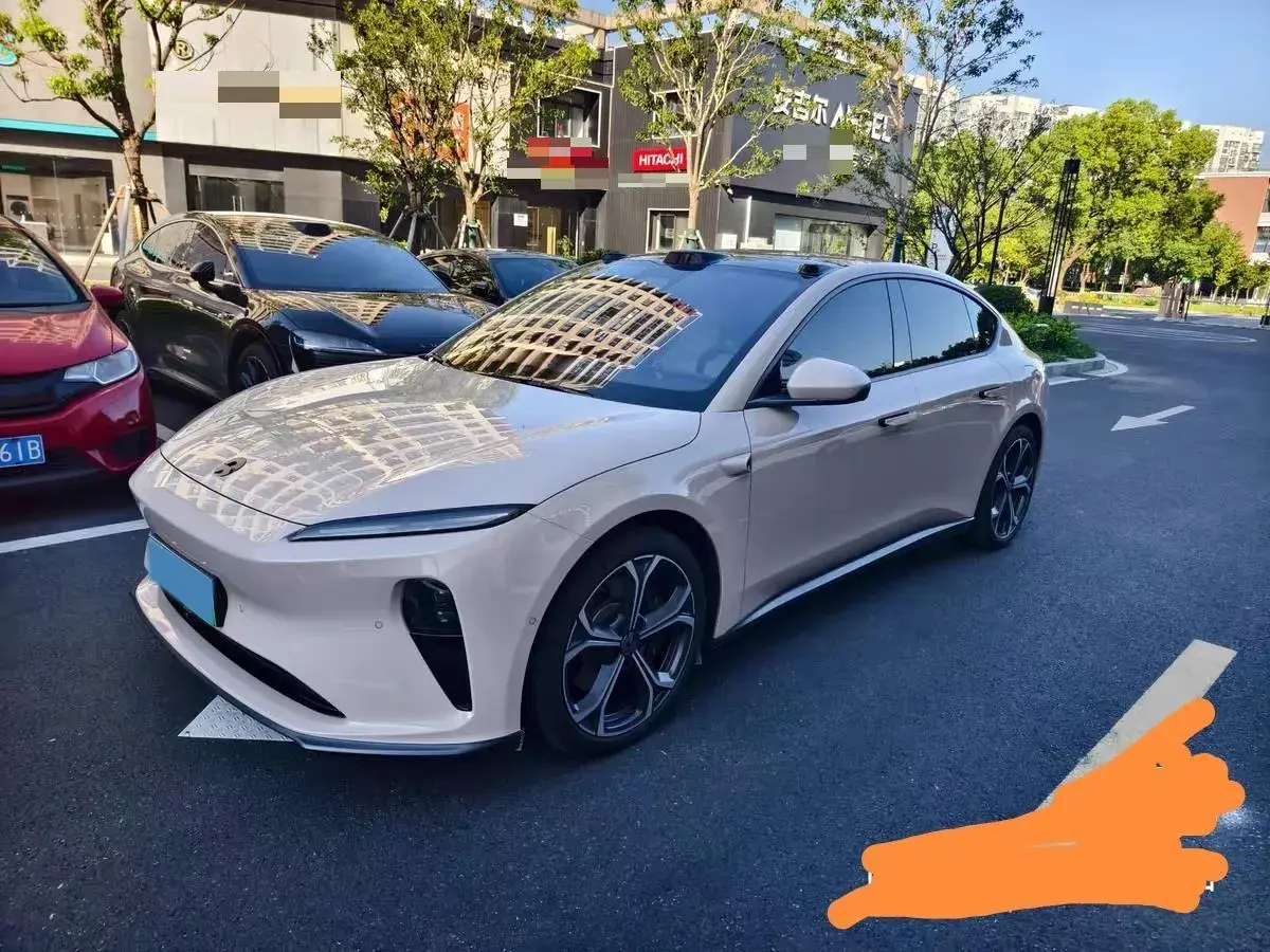 2024 NIO ET5 view 1
