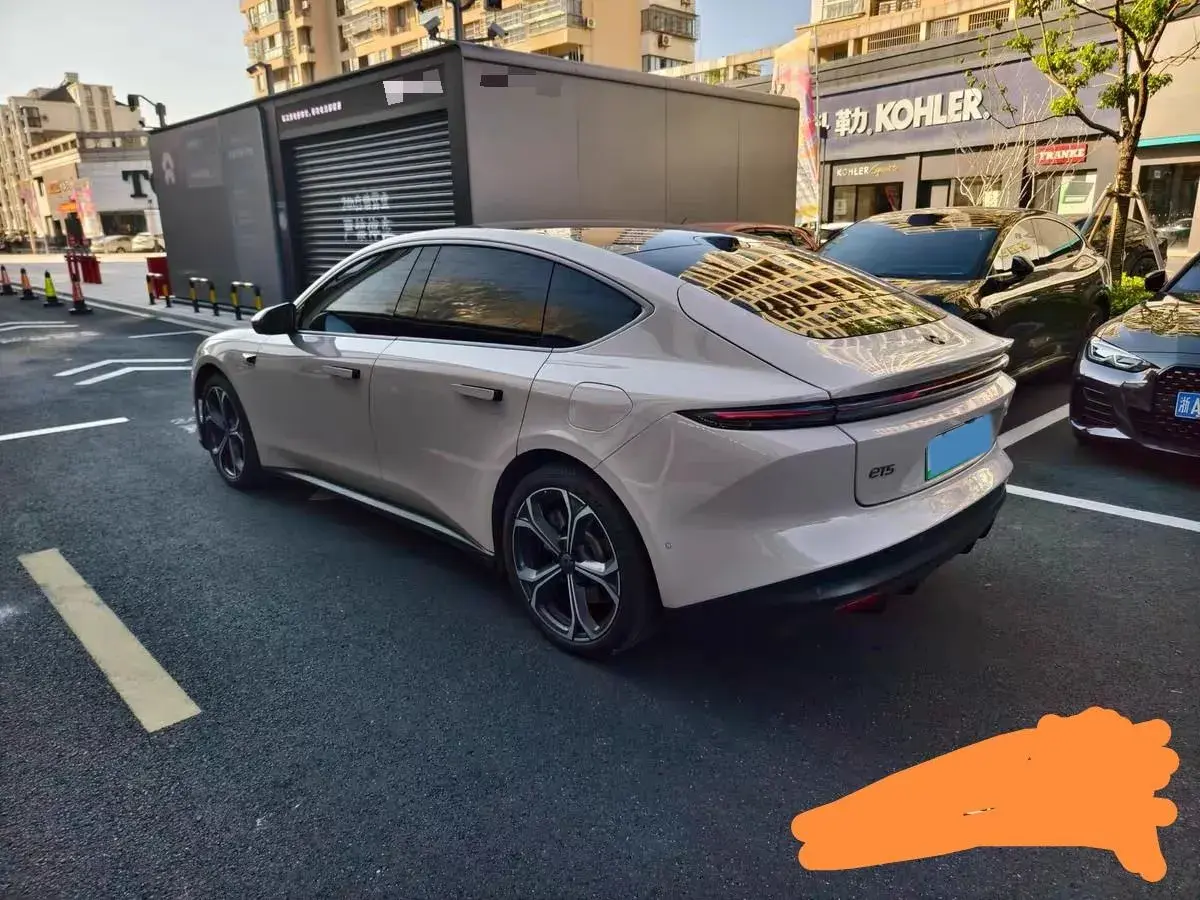 2024 NIO ET5 thumbnail 3
