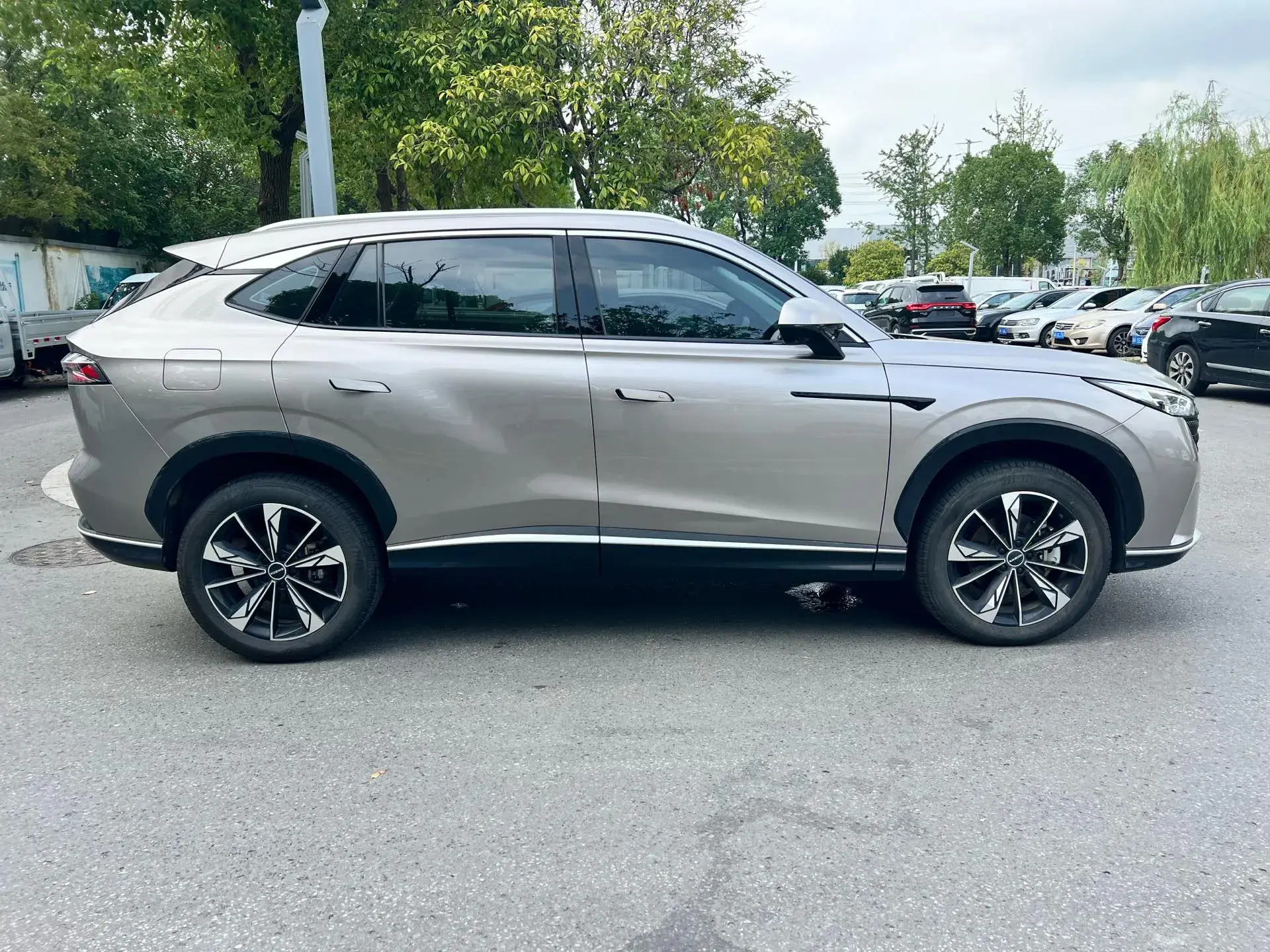 2023 ROEWE RX5 thumbnail 3