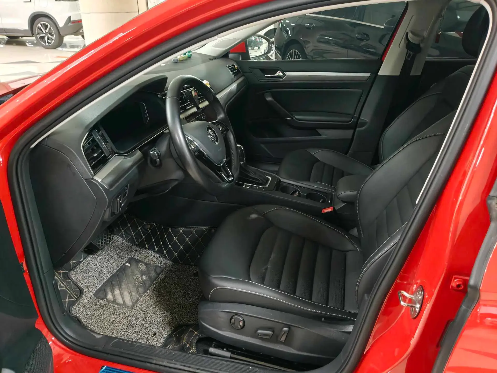 2019 VOLKSWAGEN LAMANDO thumbnail 2