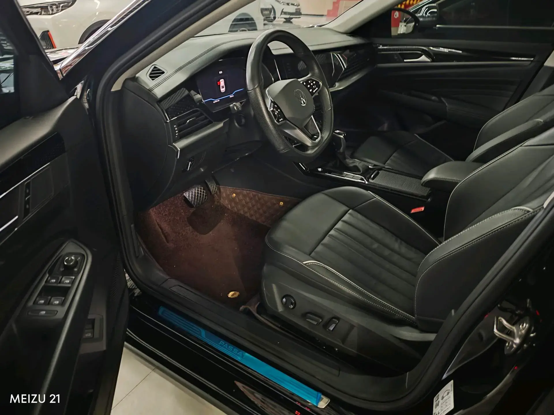 2023 VOLKSWAGEN PASSAT thumbnail 3