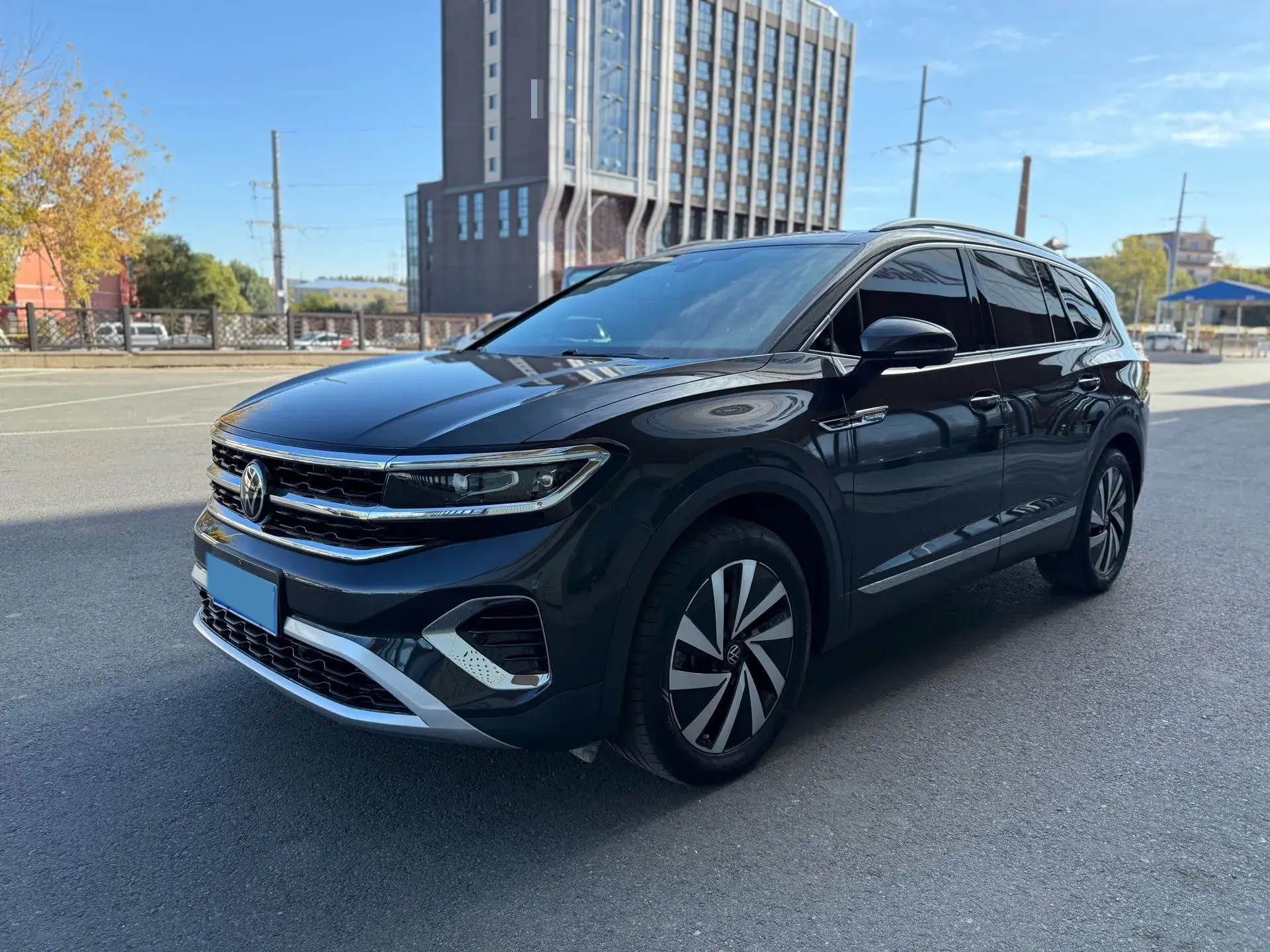 2021 VOLKSWAGEN TALAGON view 1