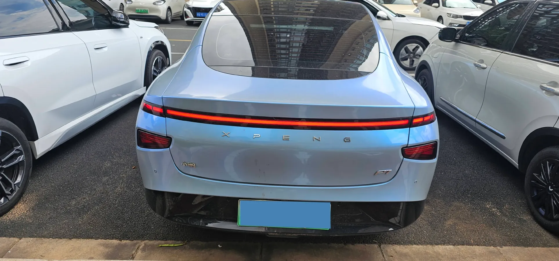 2022 Xpeng P7 BEV 60.2KWH,autocango,china used car exporter,china ev exporter,chinese used car exporter,chinese used ev exporter