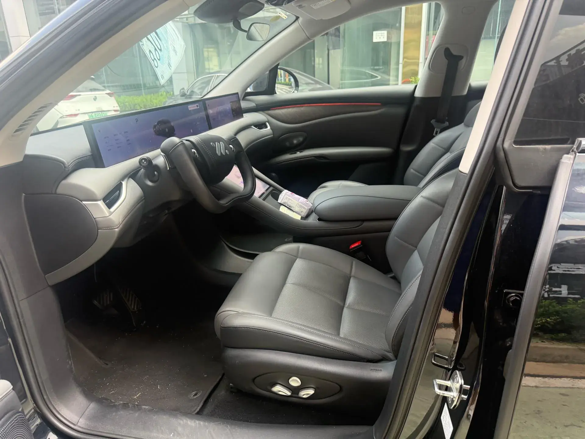 2025 IM LS6 thumbnail 4