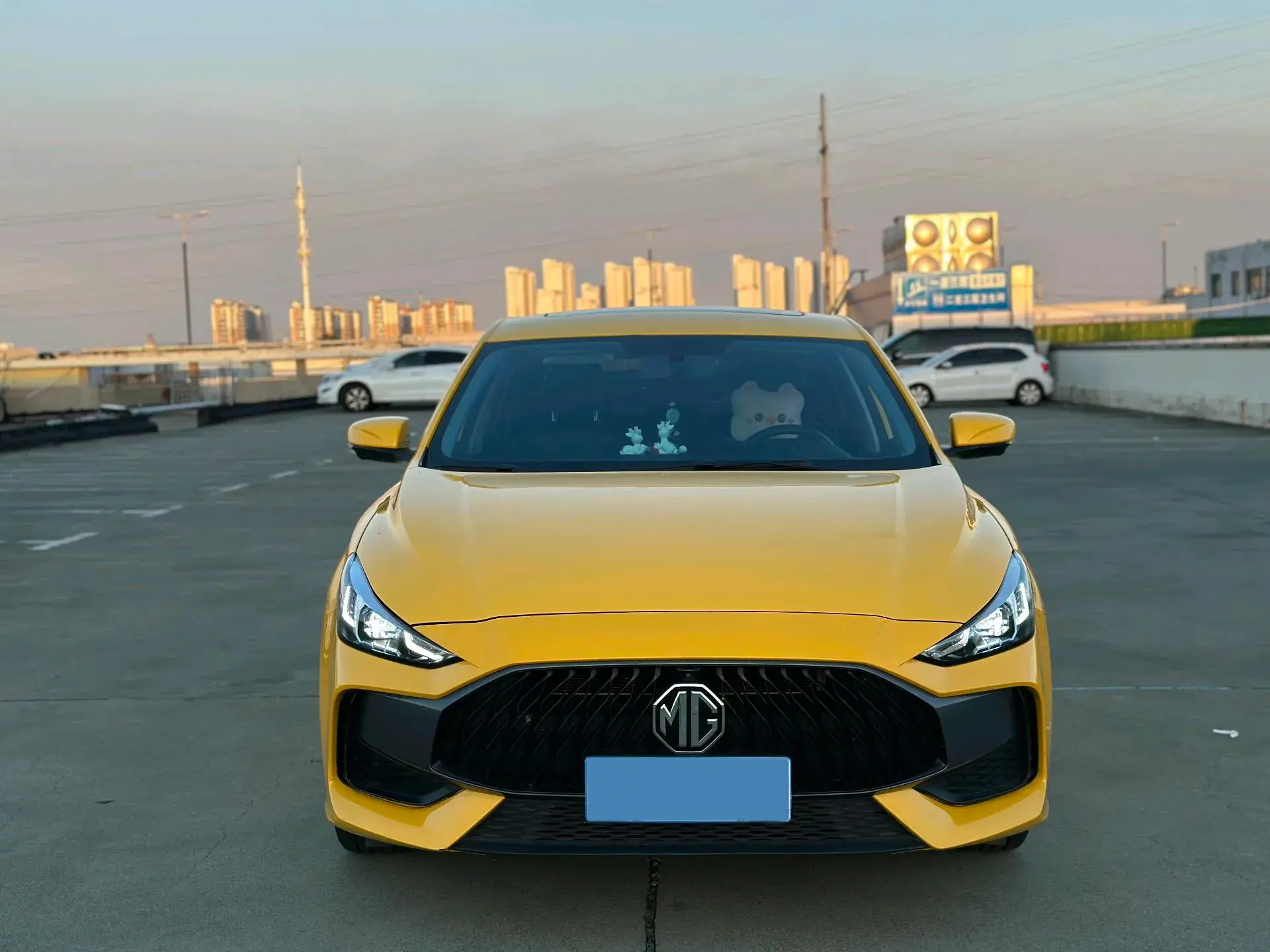 2021 MG 5 thumbnail 2