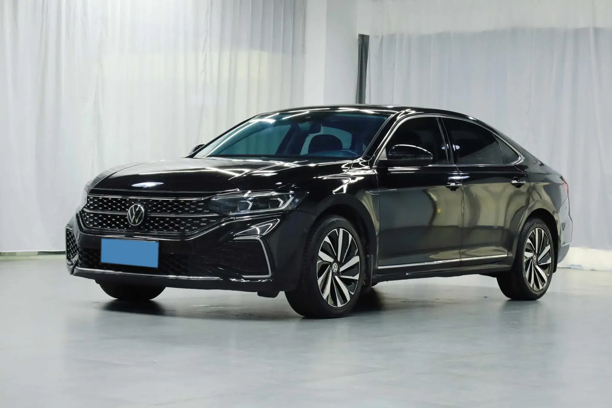 2022 VOLKSWAGEN PASSAT view 1