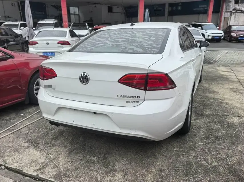 2017 VOLKSWAGEN LAMANDO thumbnail 2