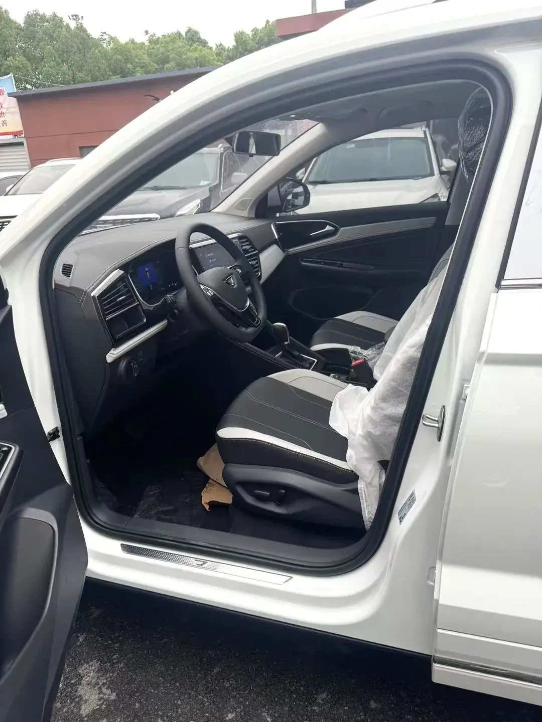 2024 JETTA VS7 thumbnail 4