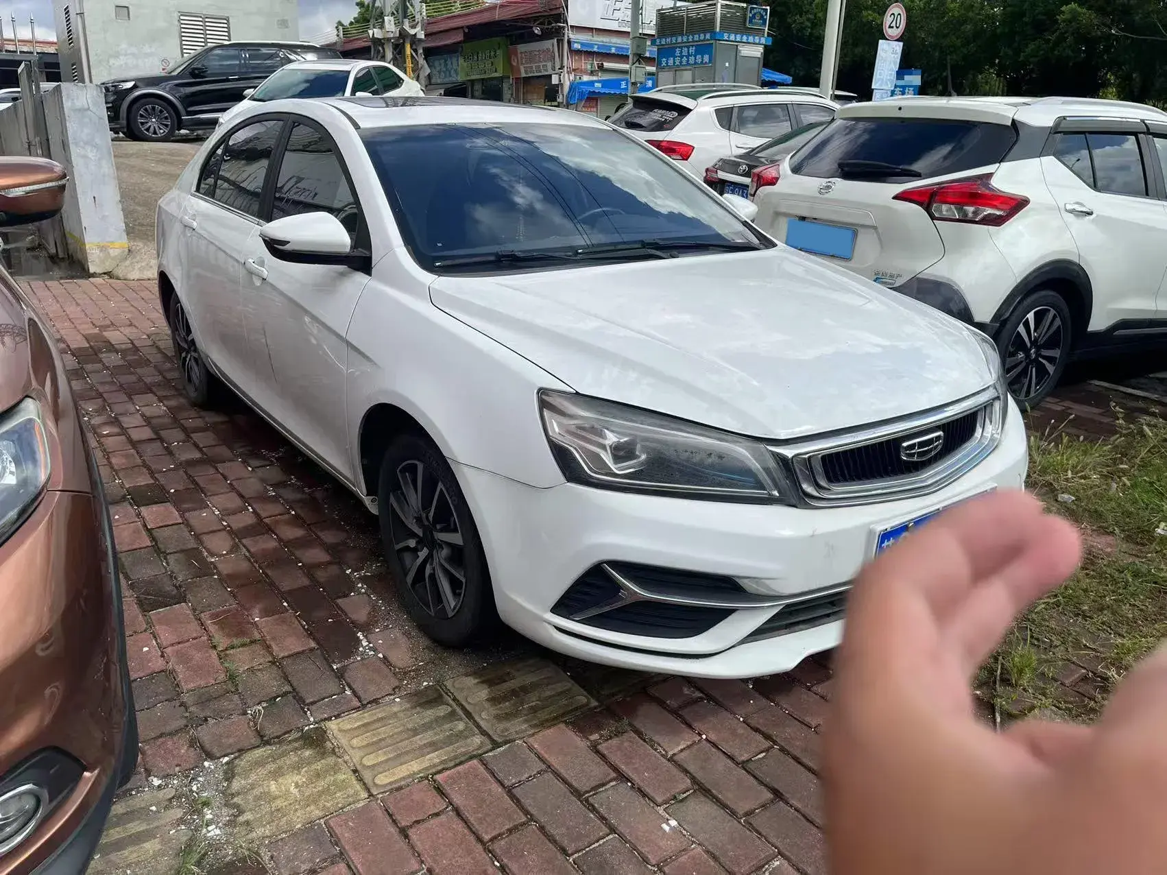 2019 GEELY EMGRAND thumbnail 2