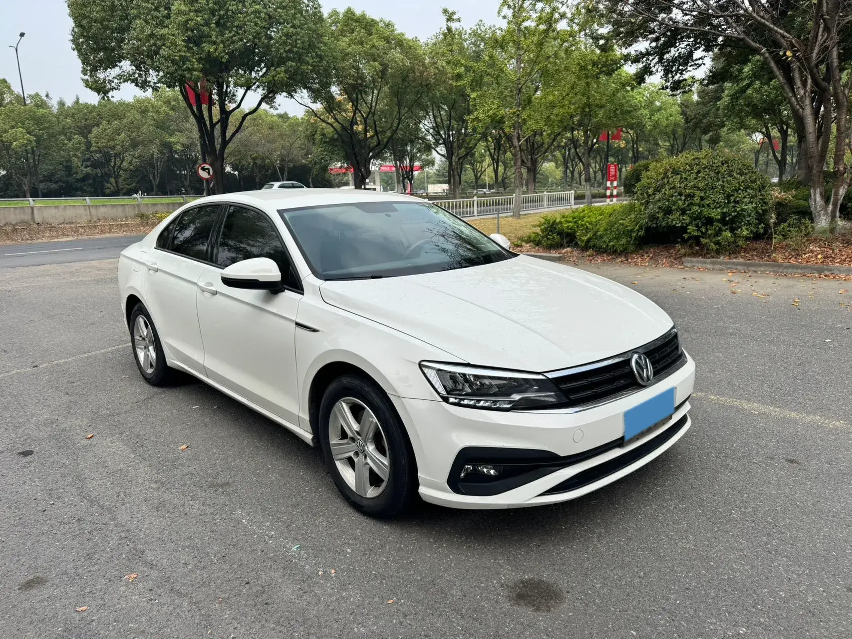 2019 VOLKSWAGEN LAMANDO thumbnail 3