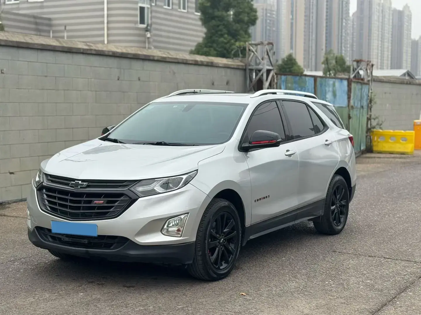 2019 CHEVROLET EQUINOX view 1