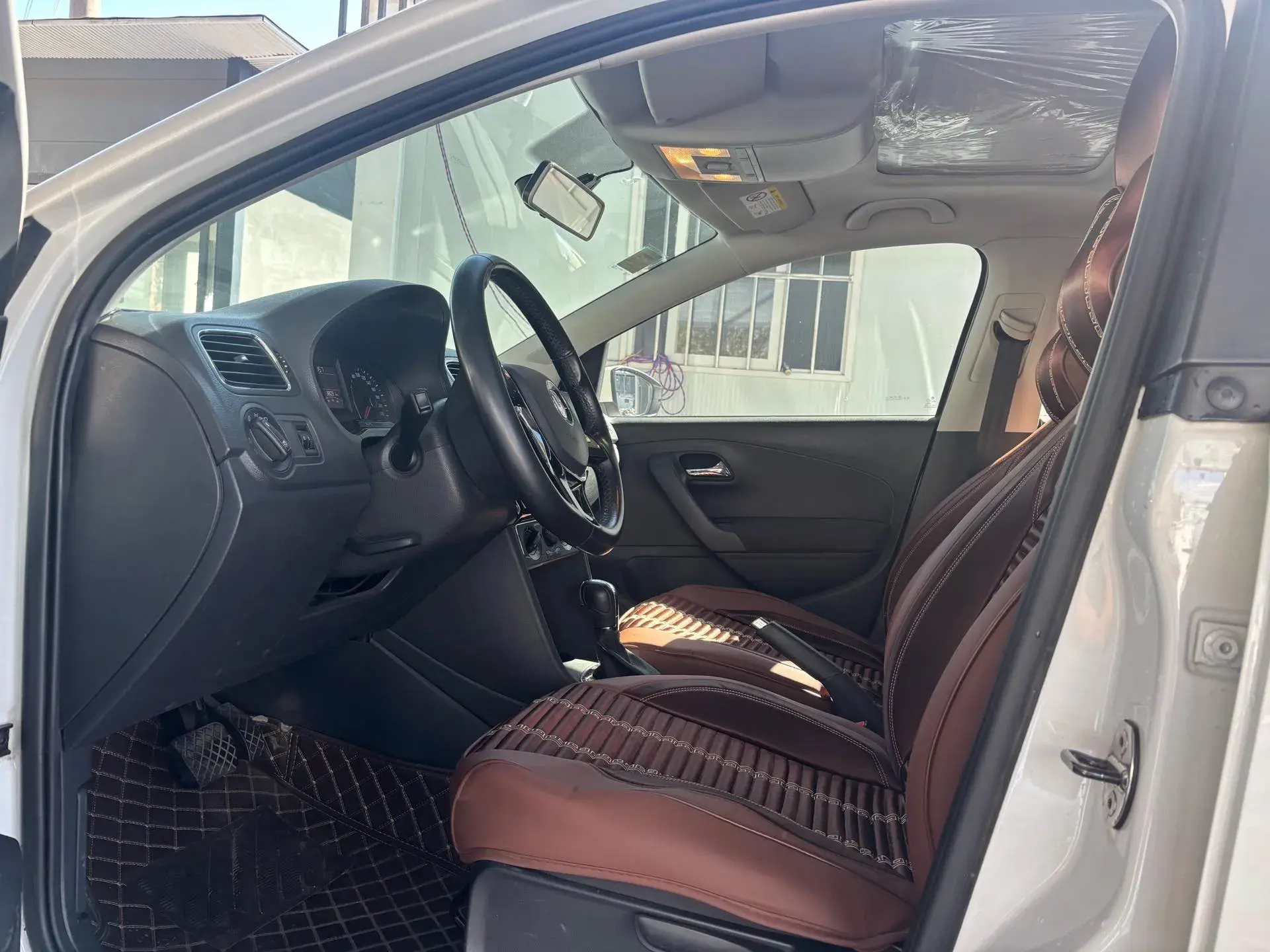 2018 VOLKSWAGEN POLO thumbnail 3