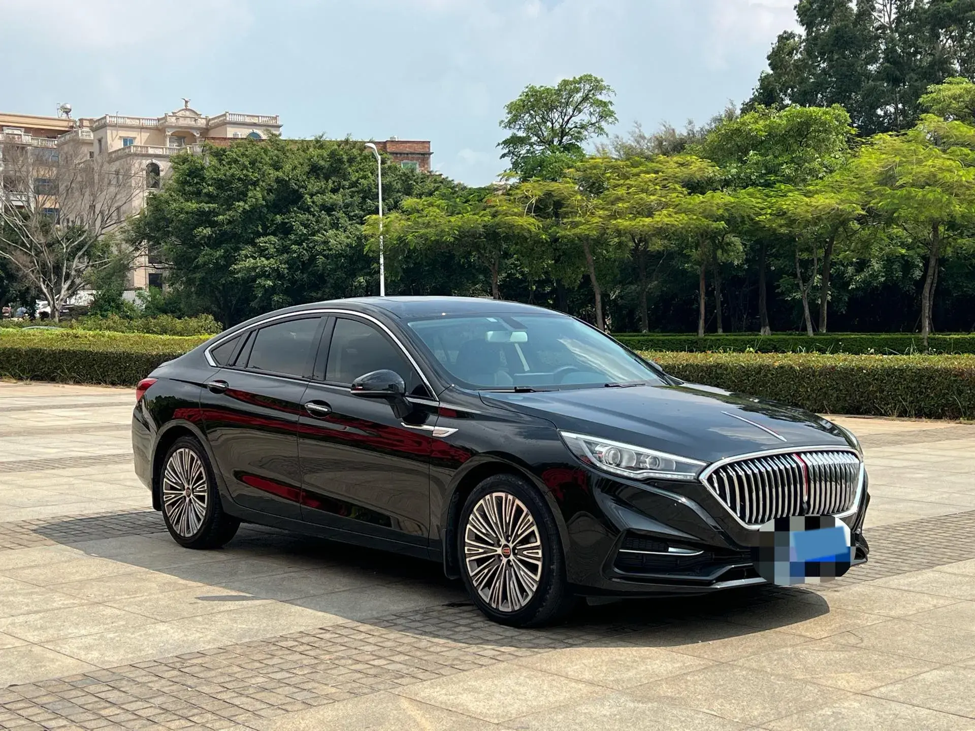 2022 HONGQI H5 thumbnail 3