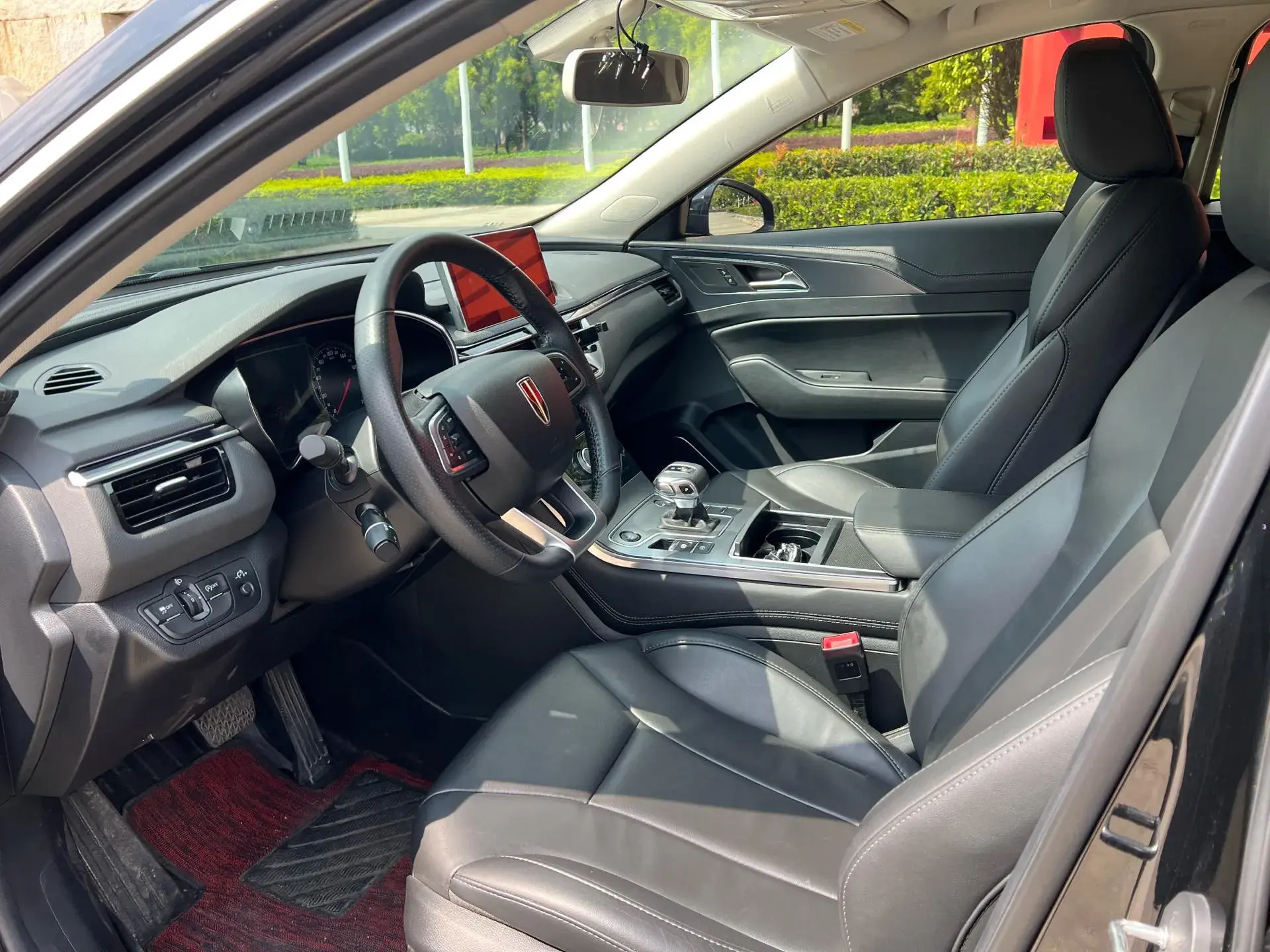 2022 HONGQI H5 thumbnail 4