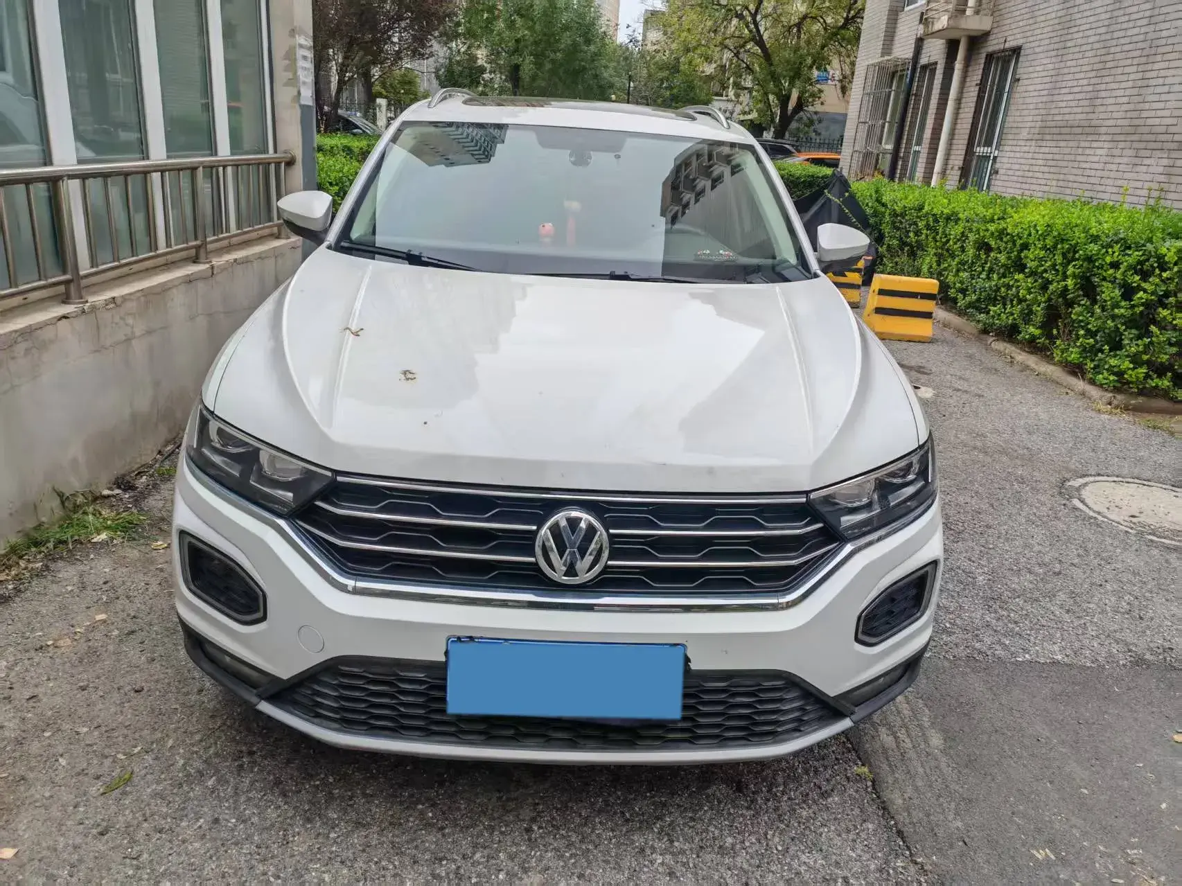 2020 VOLKSWAGEN T-ROC thumbnail 2