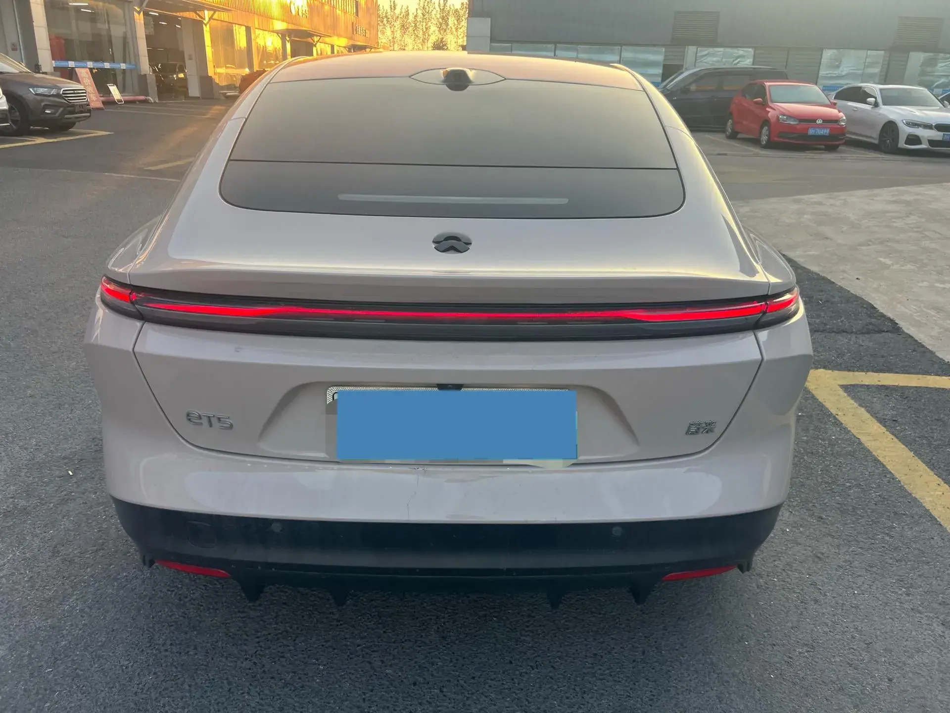 2024 NIO ET5 thumbnail 3