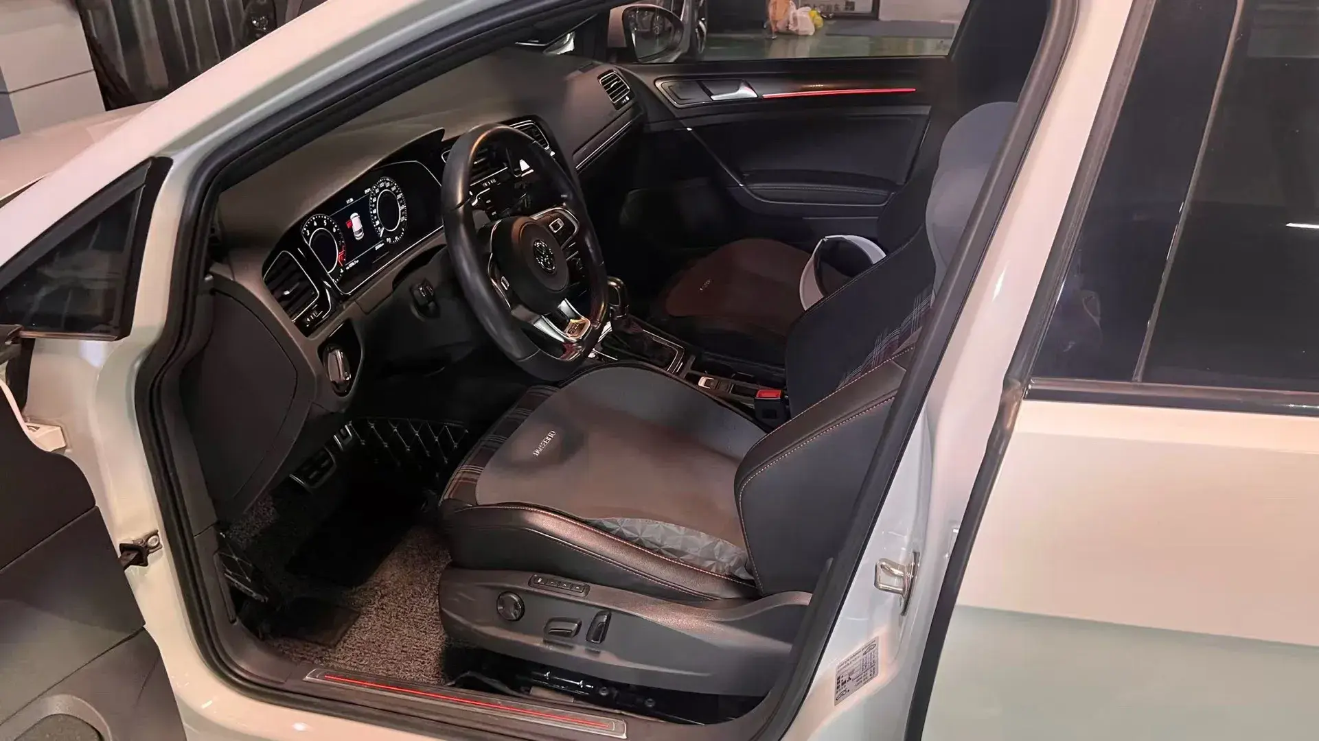 2019 VOLKSWAGEN GOLFGTI thumbnail 2