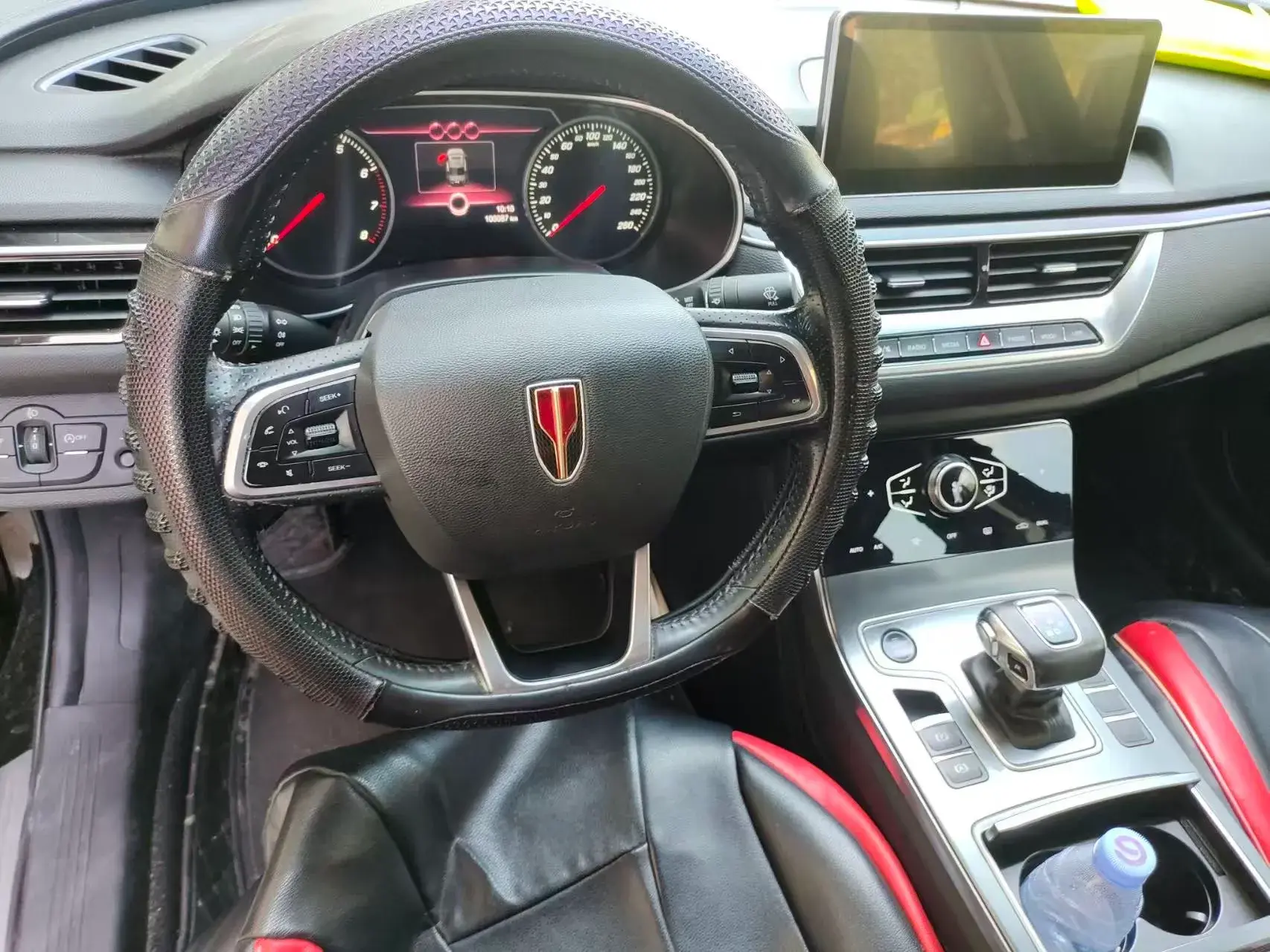 2022 HONGQI H5 thumbnail 4