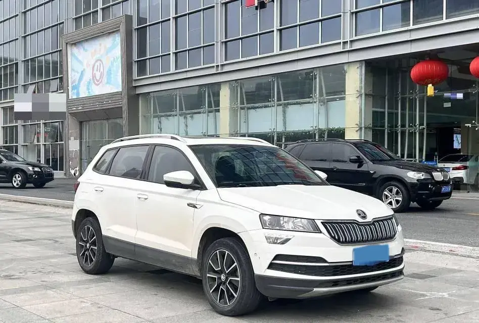 2019 SKODA KAROQ thumbnail 3