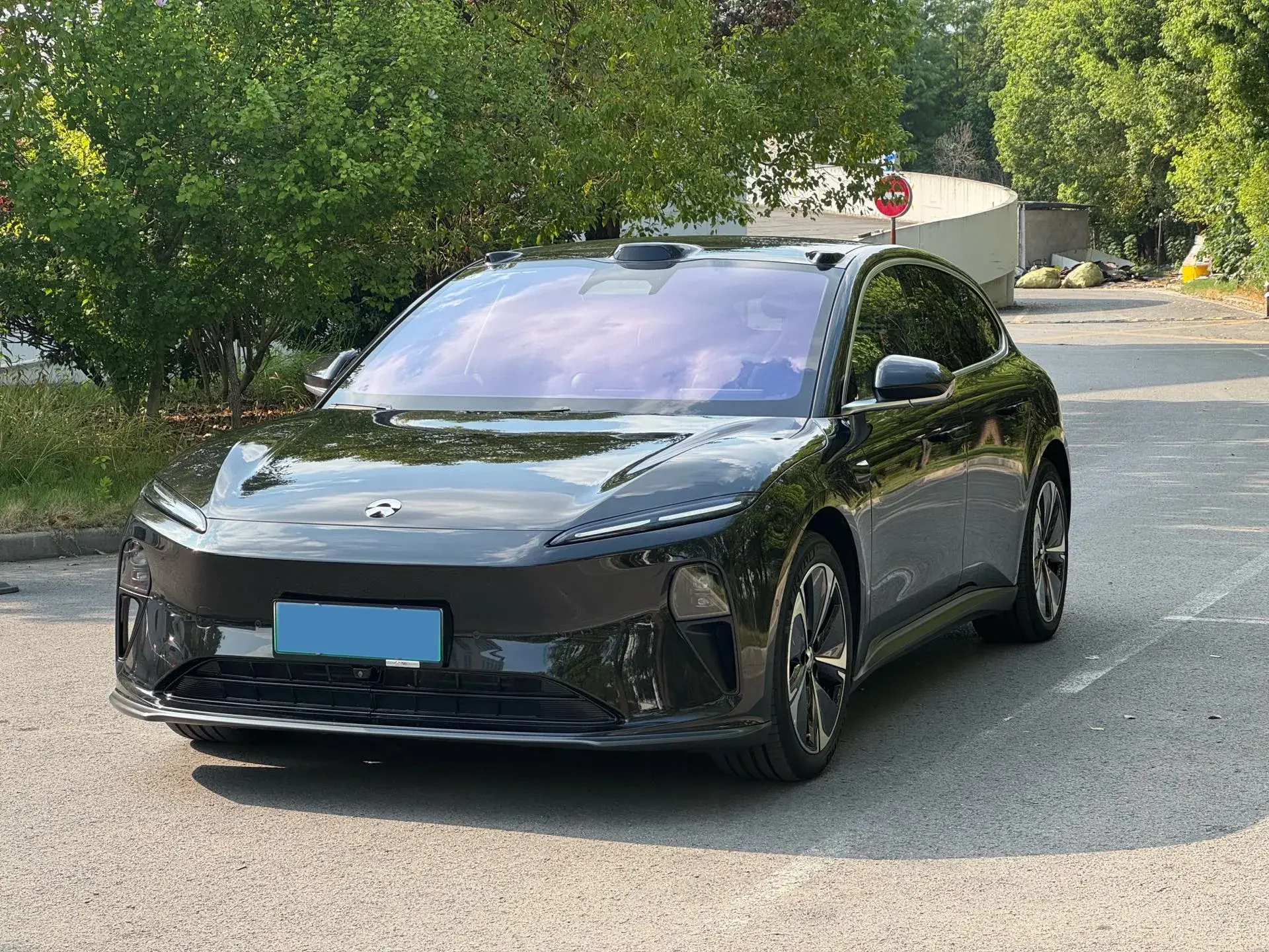 2024 NIO ET5T view 1