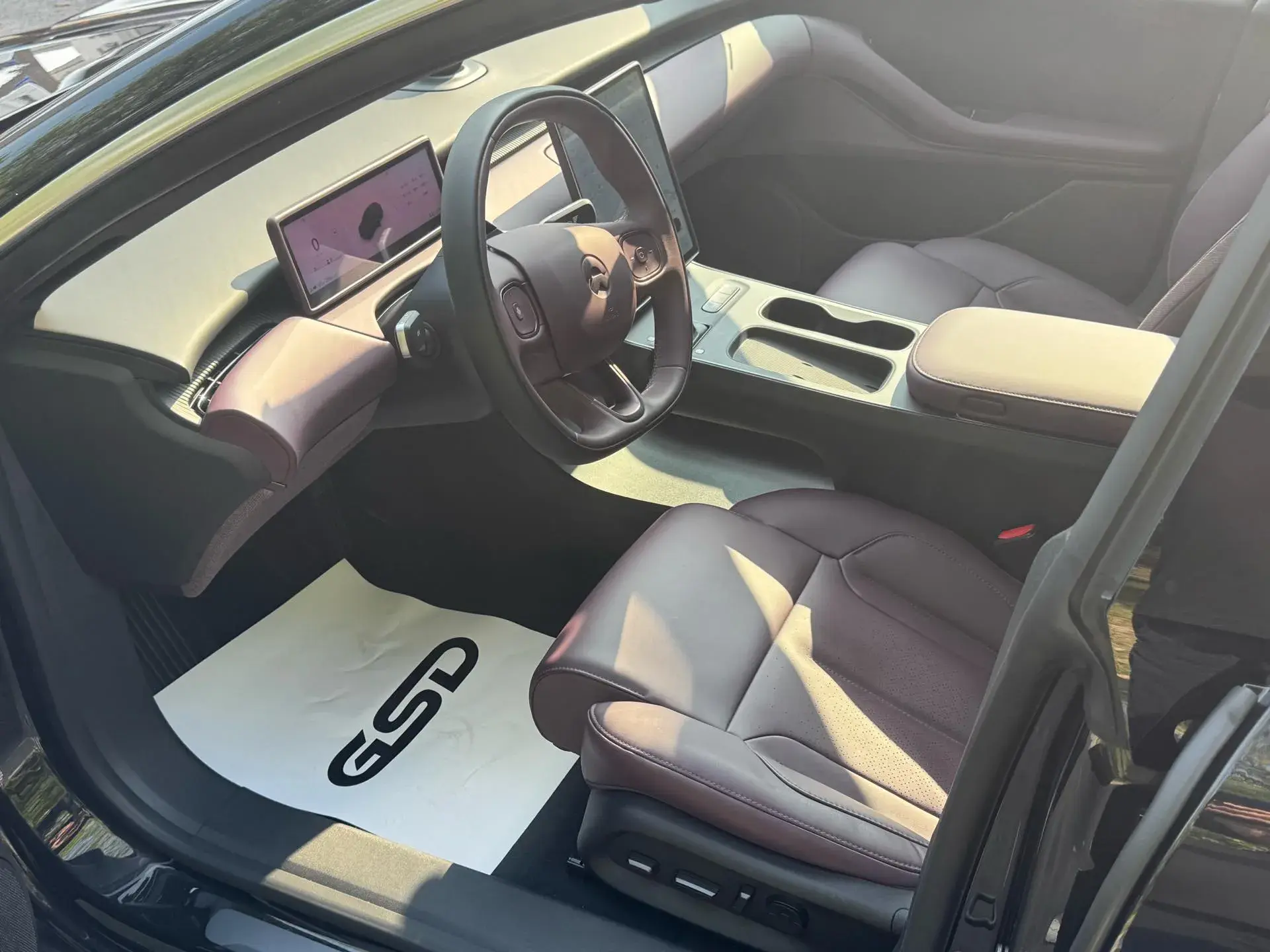 2024 NIO ET5T thumbnail 4