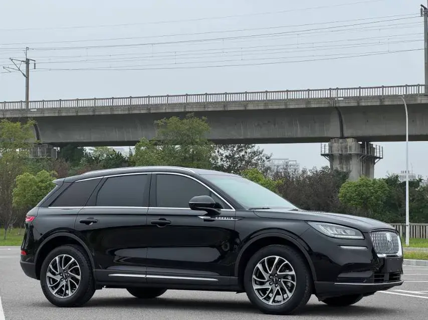 2022 LINCOLN CORSAIR thumbnail 3