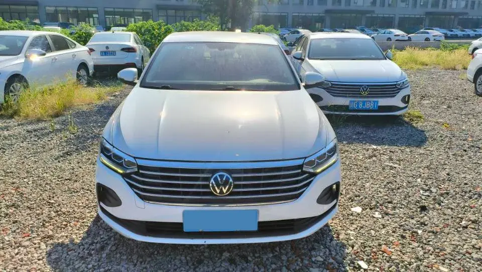 2023 VOLKSWAGEN LAVIDA thumbnail 2