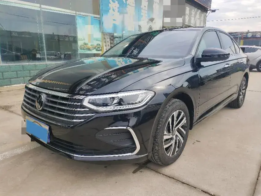 2024 VOLKSWAGEN LAVIDA view 1