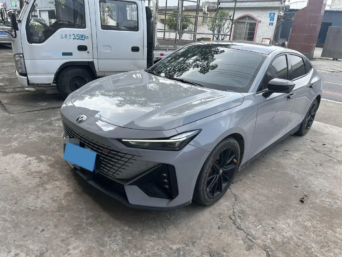 2022 ChangAn UNI-V 1.5T 188HP L4 7DCT
