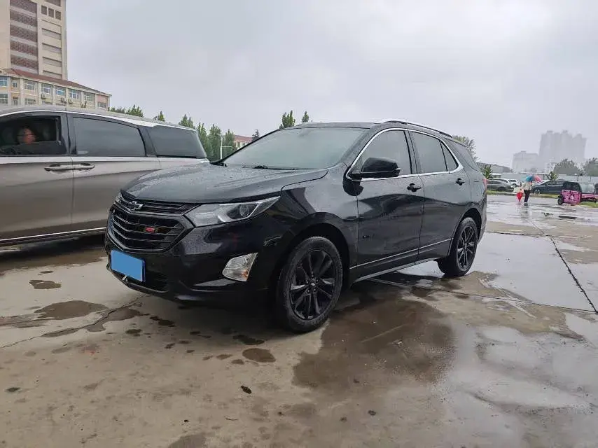 2018 CHEVROLET EQUINOX view 1