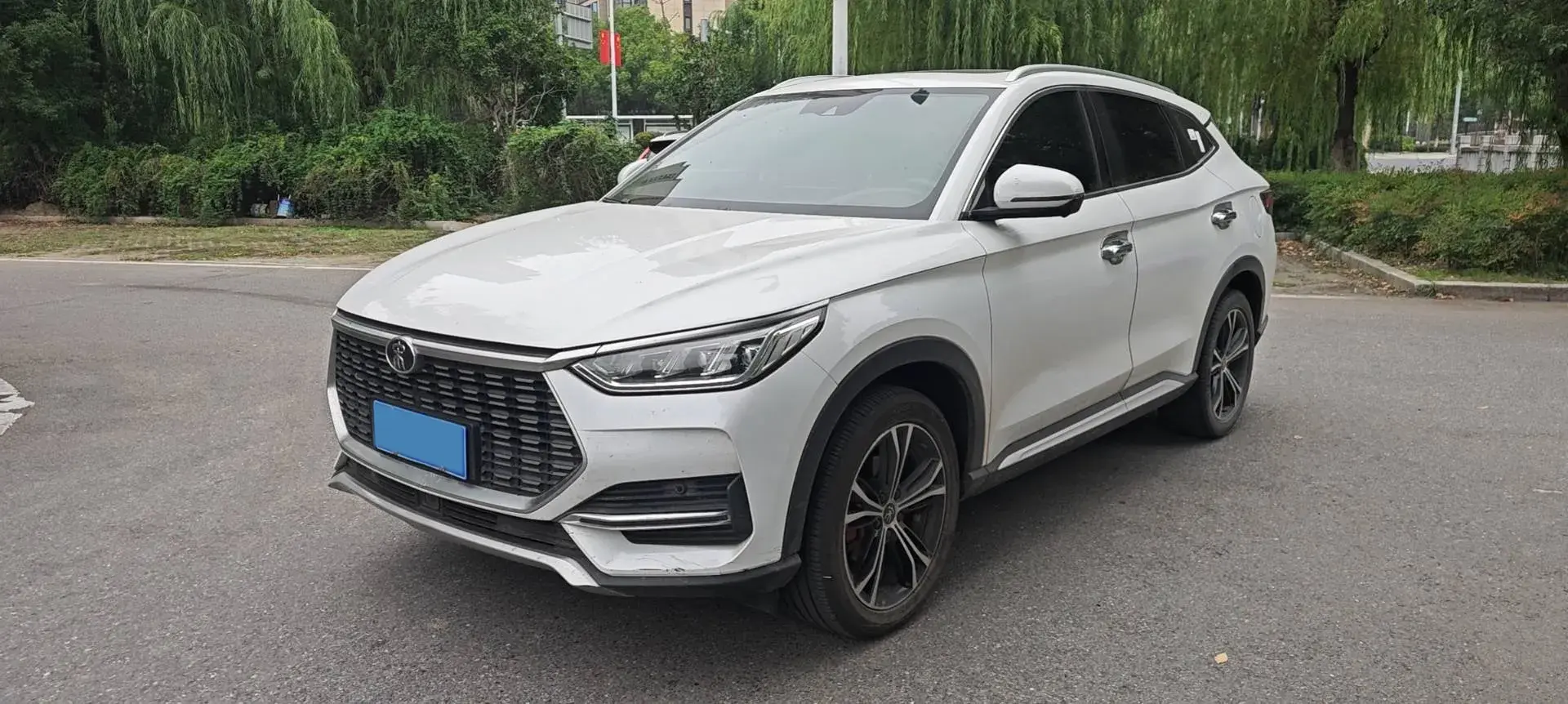2020 BYD SONG view 1