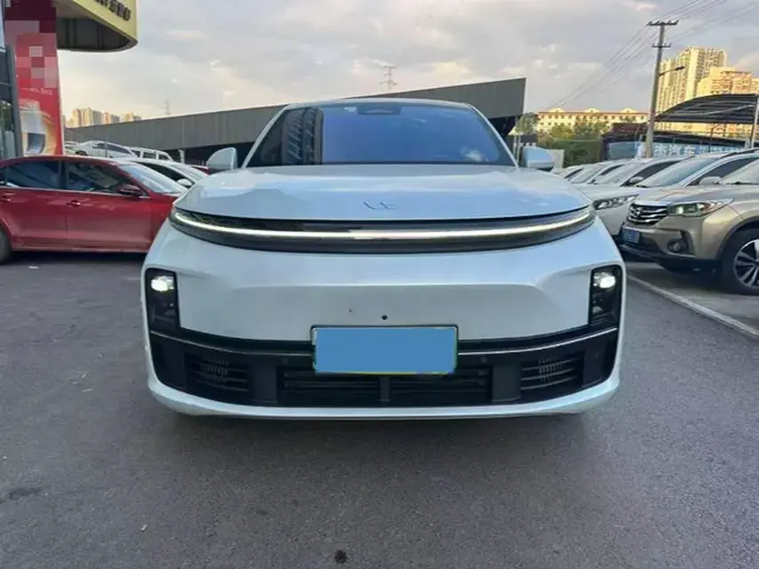 2023 LI L7 thumbnail 2