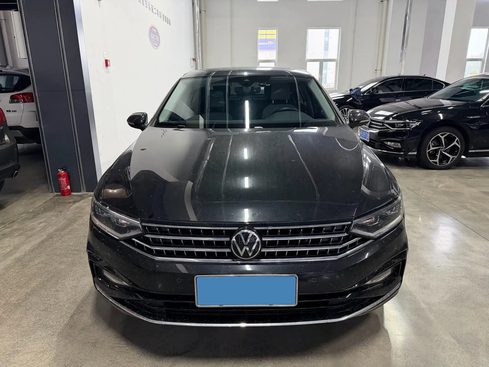 2023 VOLKSWAGEN MAGOTAN thumbnail 2