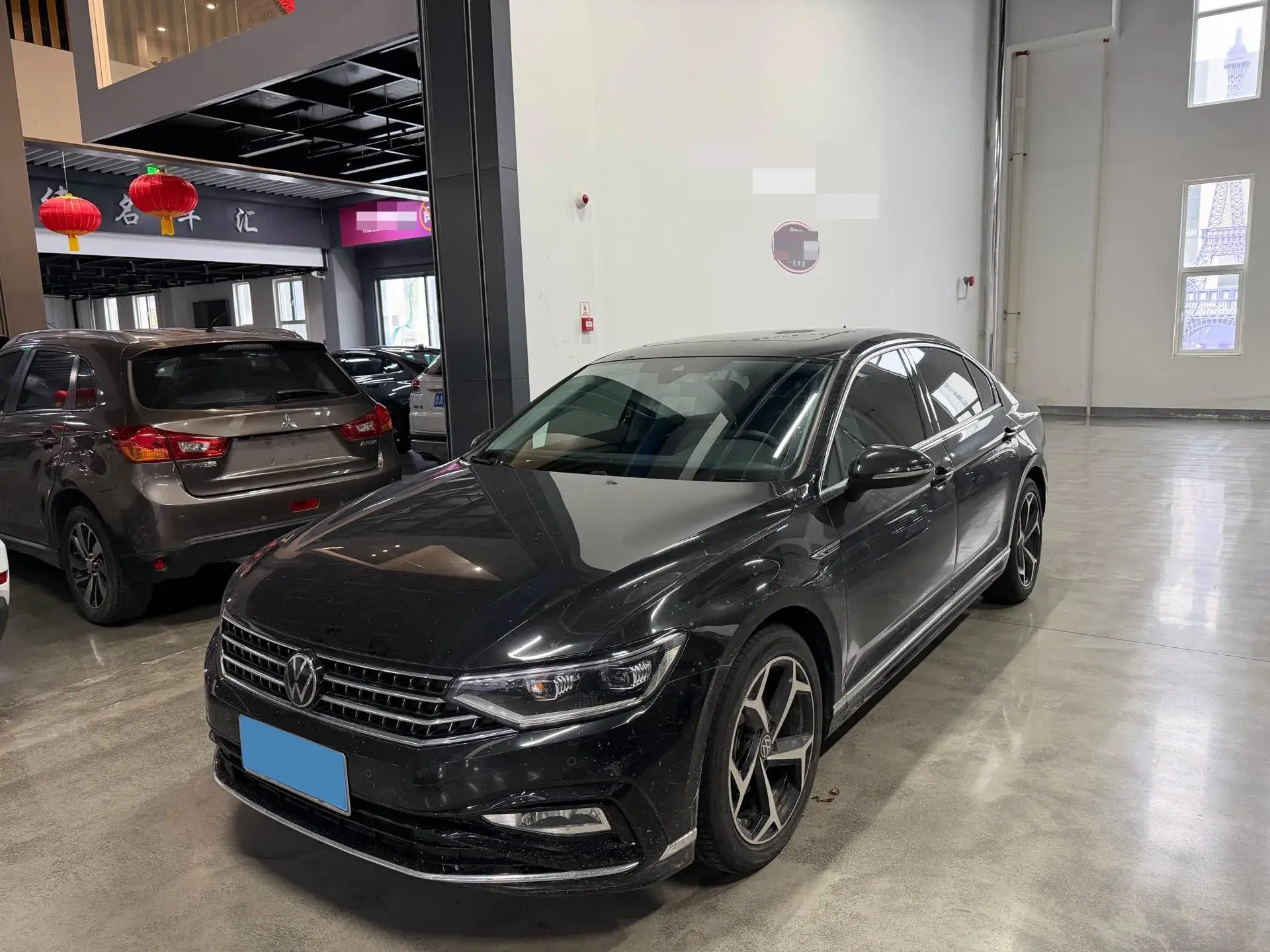 2023 VOLKSWAGEN MAGOTAN view 1