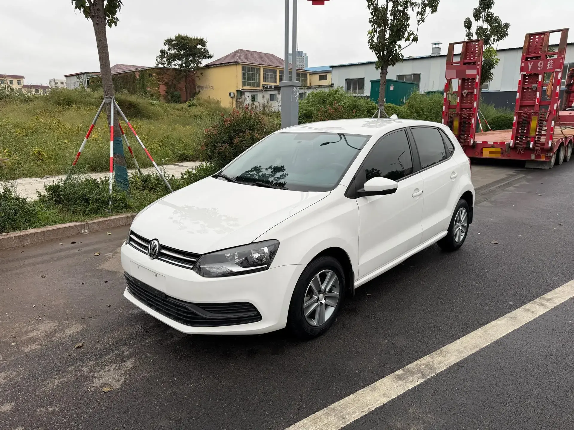 2016 VOLKSWAGEN POLO view 1