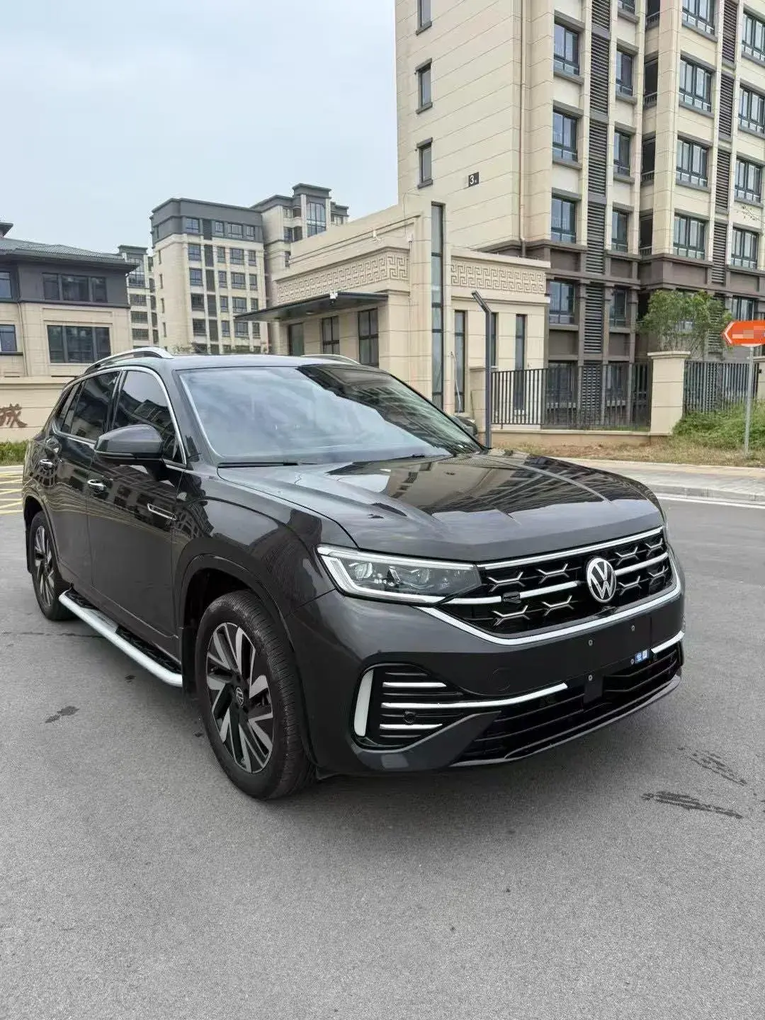 2023 VOLKSWAGEN TAYRON thumbnail 2