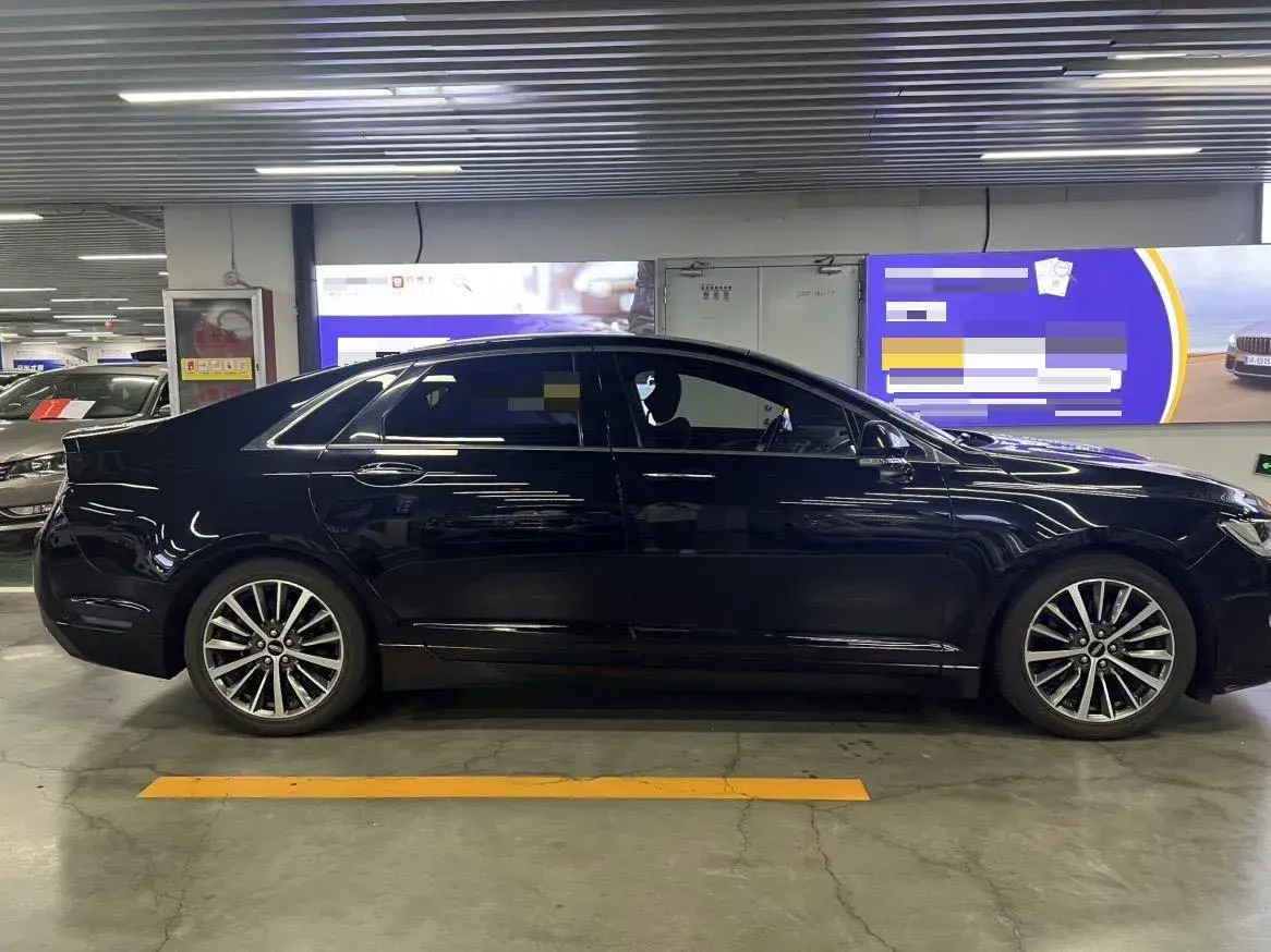 2017 LINCOLN MKZ thumbnail 2